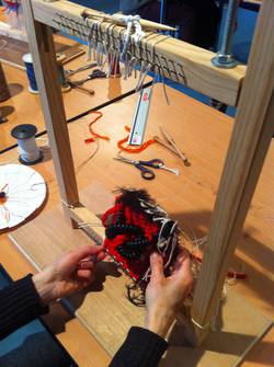 Atelier textile au musée de la tapisserie contemporaine.